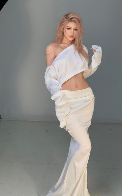 Andrea Pecadora el placer que siempre soñaste